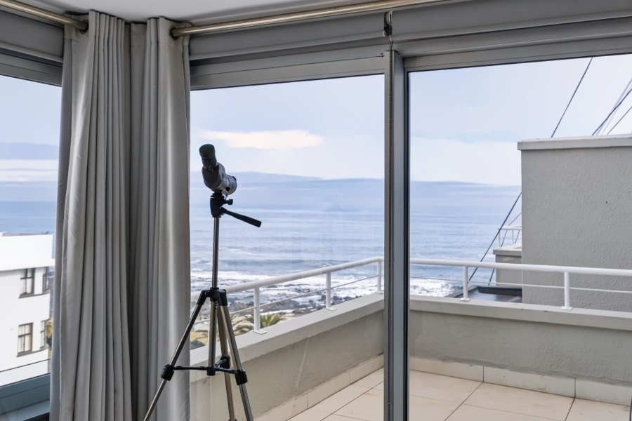 2 Bedroom Property for Sale in Sea Point Western Cape